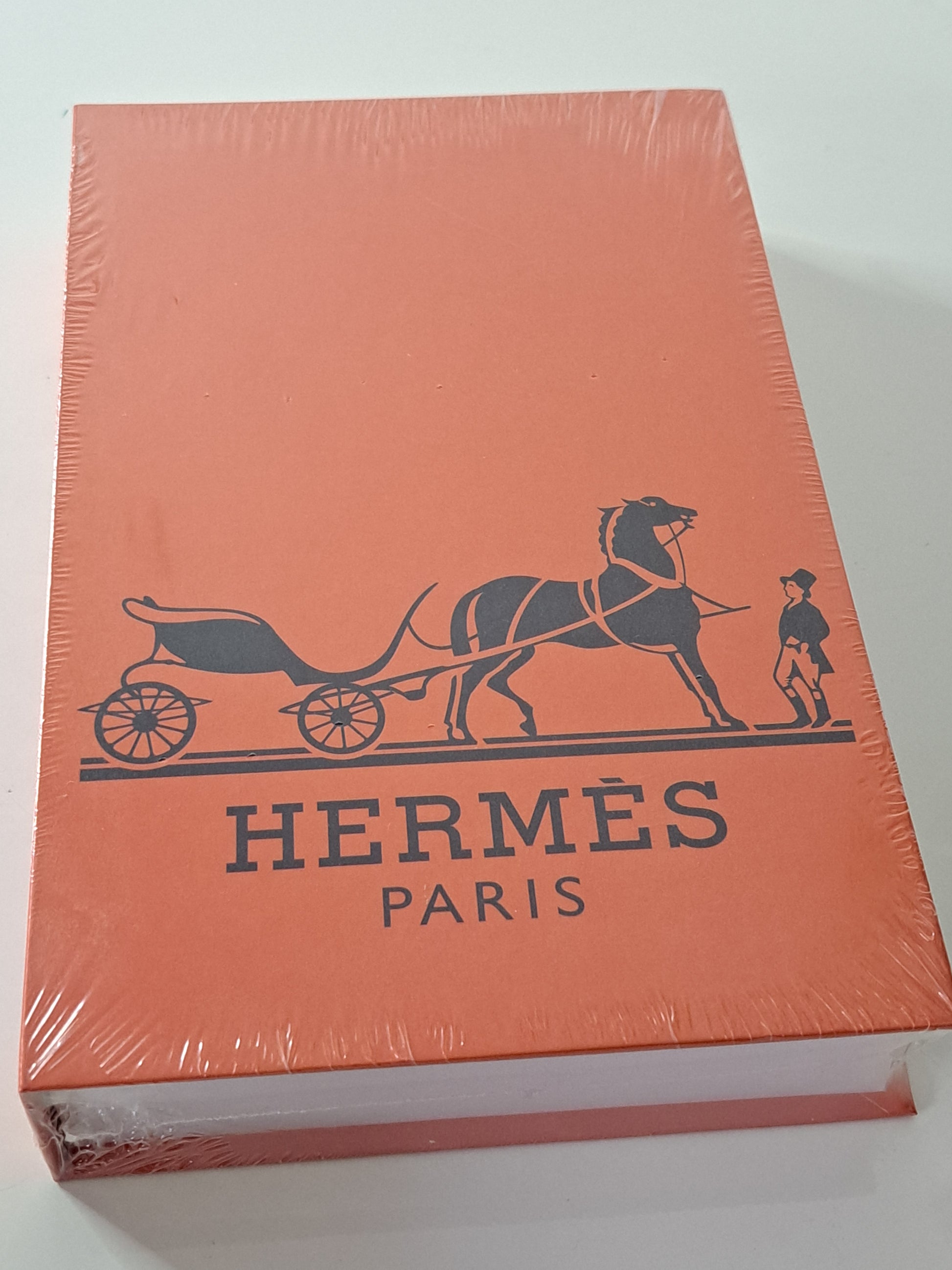 Livre décoratif