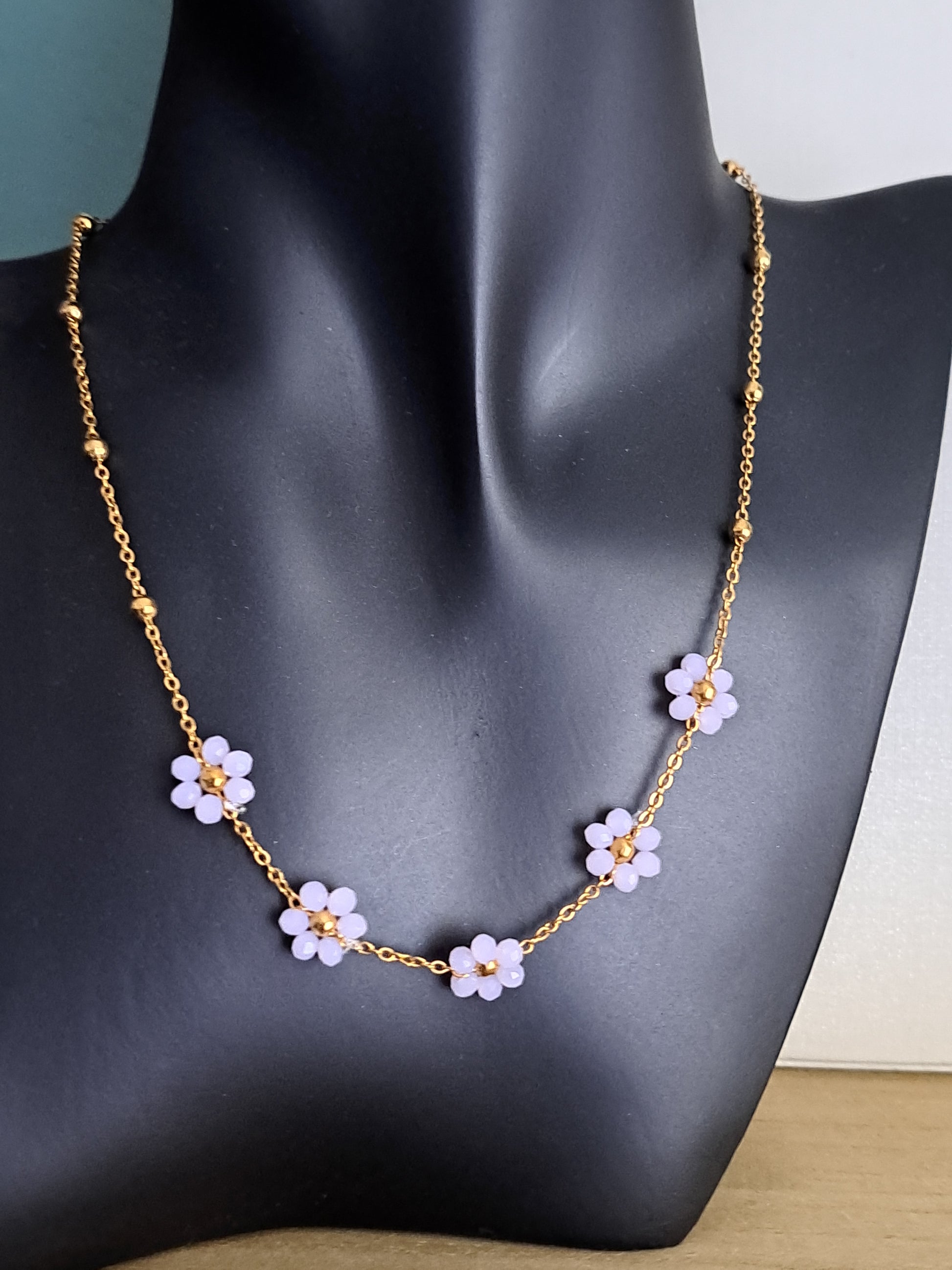 Collier " 5 marguerites"