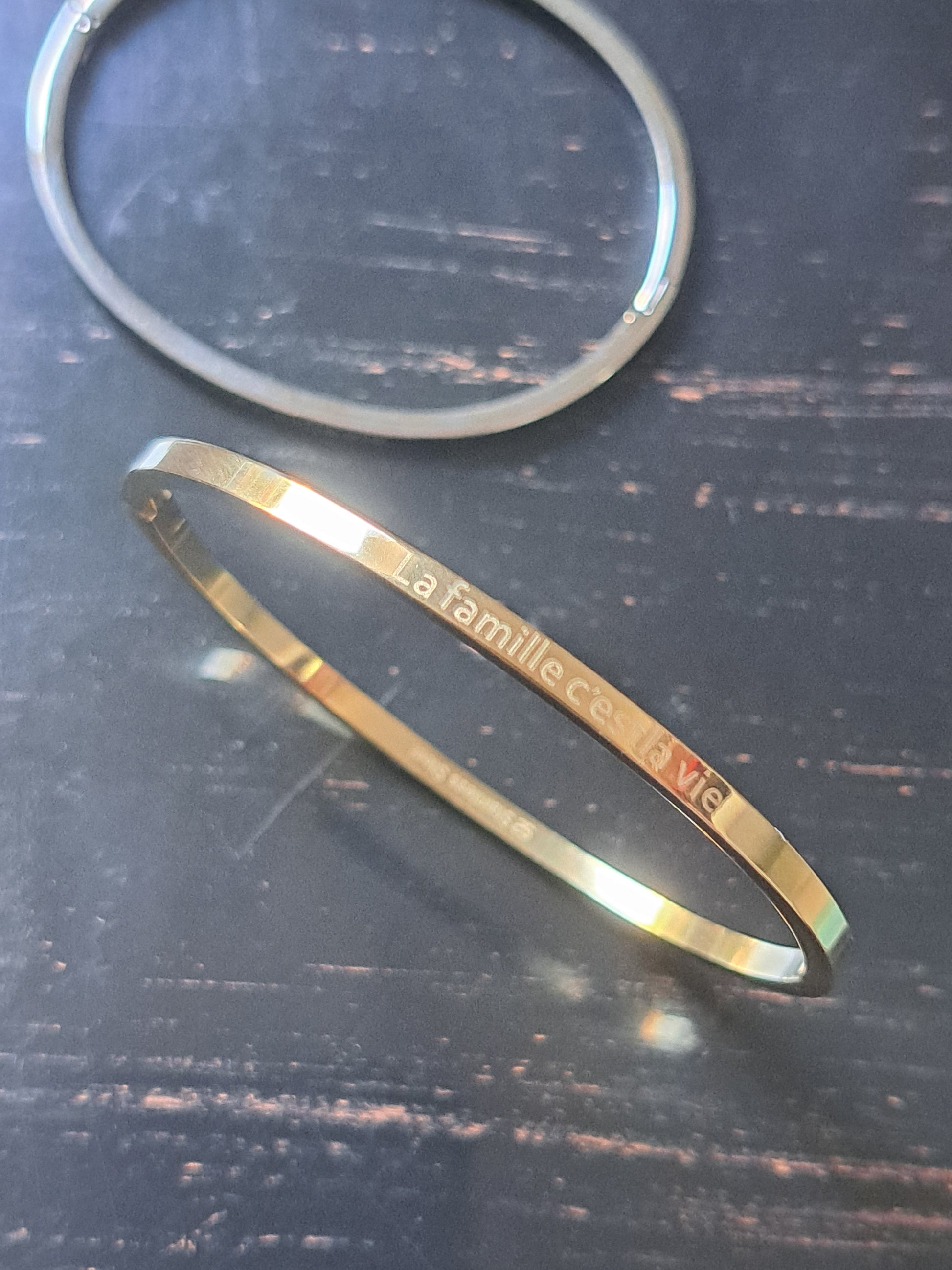Bracelet inscription "La famille c'est la vie"
