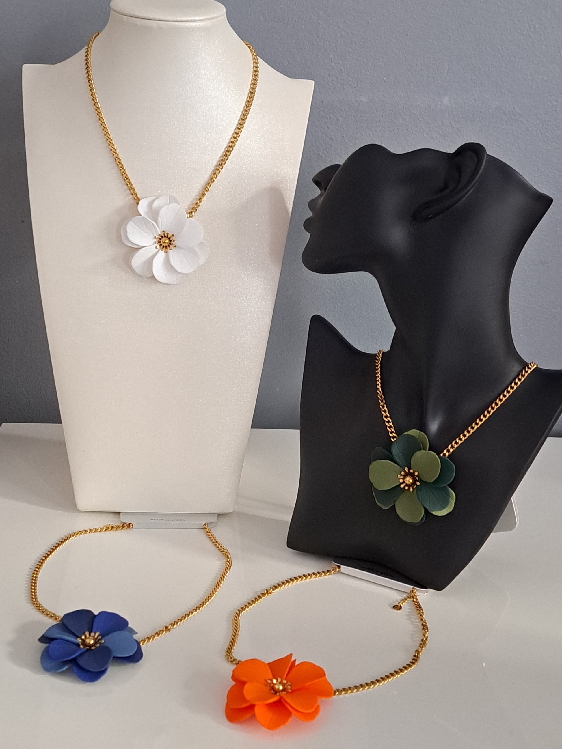 Collier "Fleur élégance"- acier inoxydable (5 coloris)