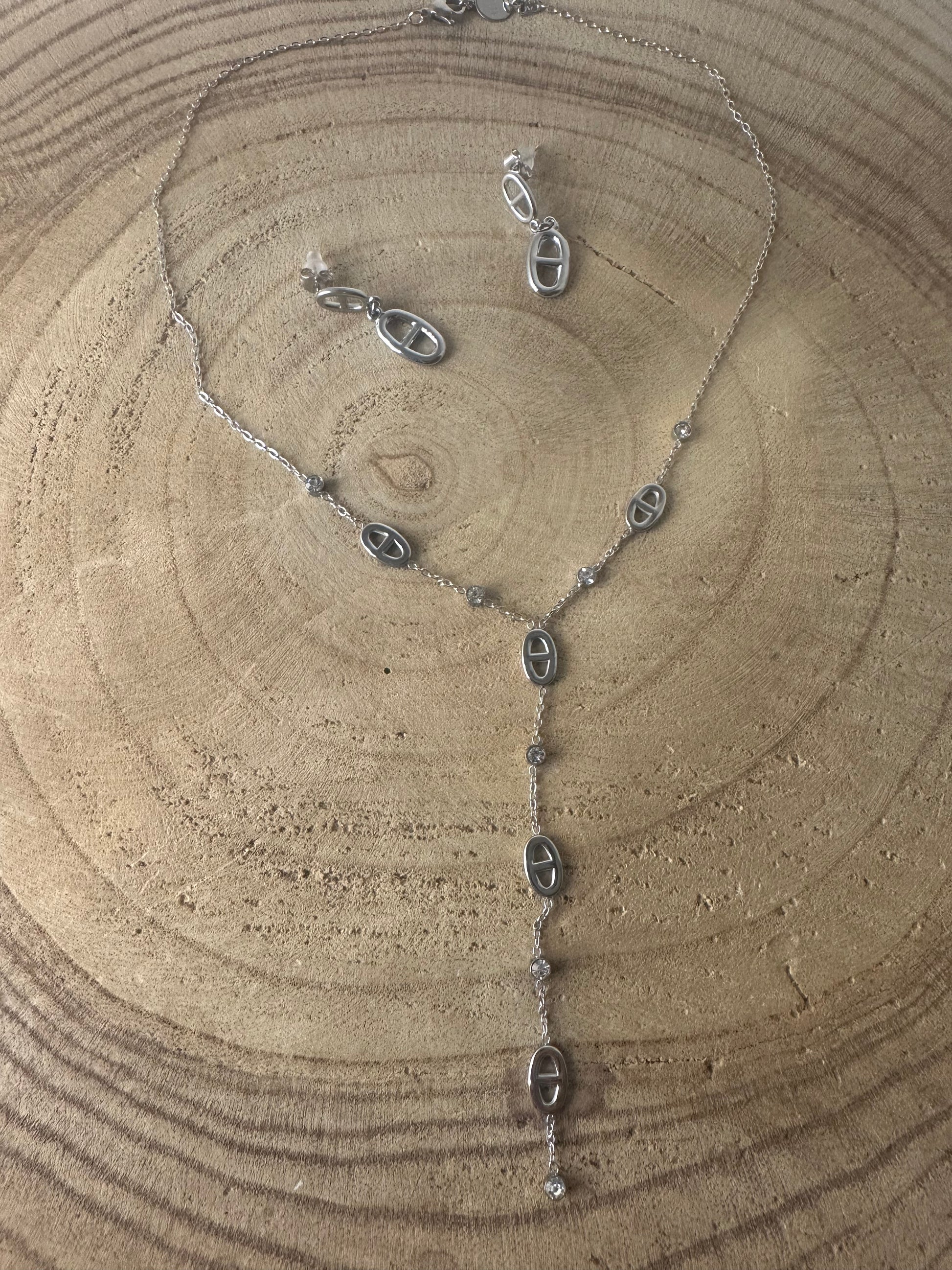 Ensemble collier Y et boucles d’oreilles