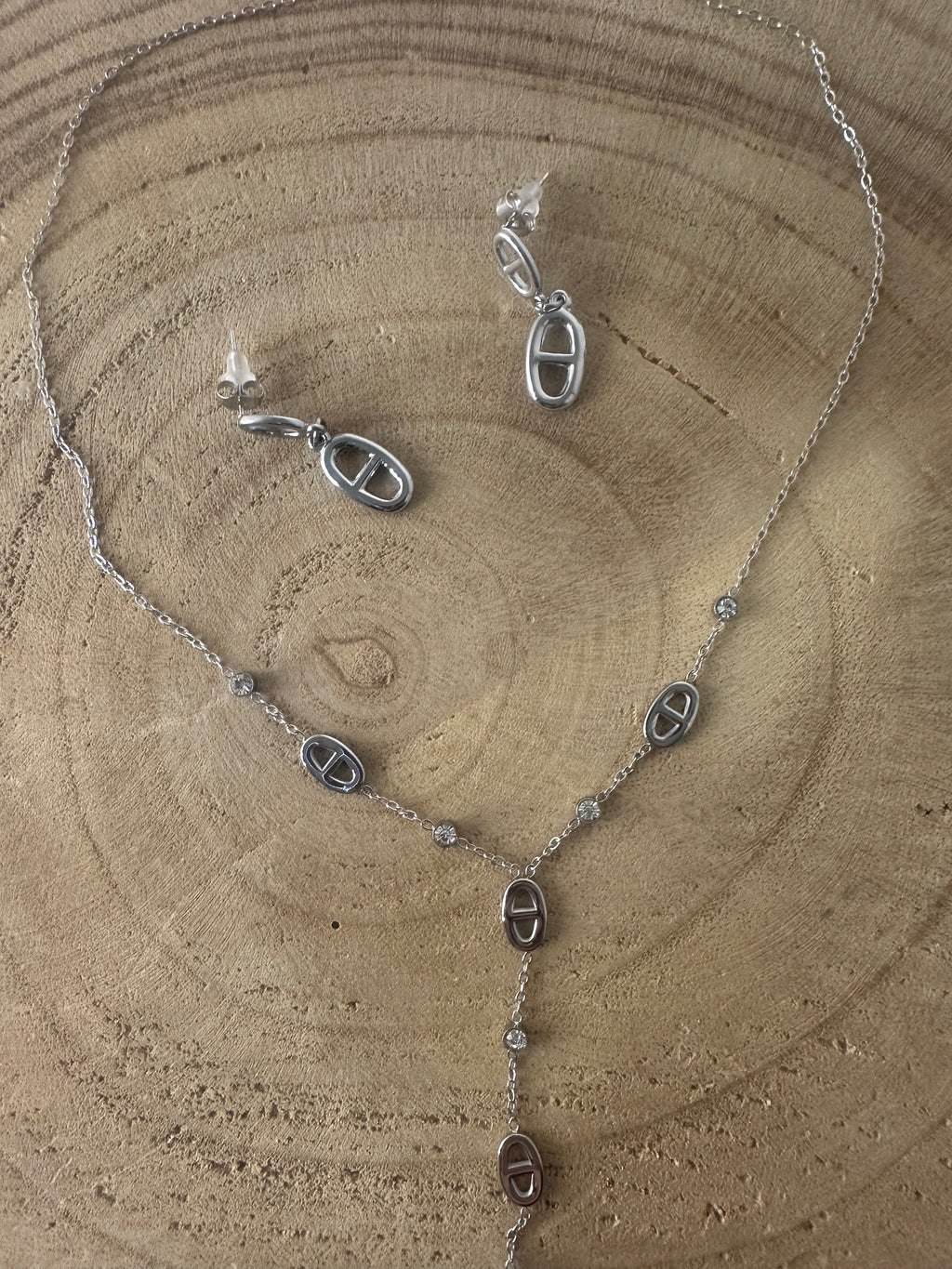 Ensemble collier Y et boucles d’oreilles