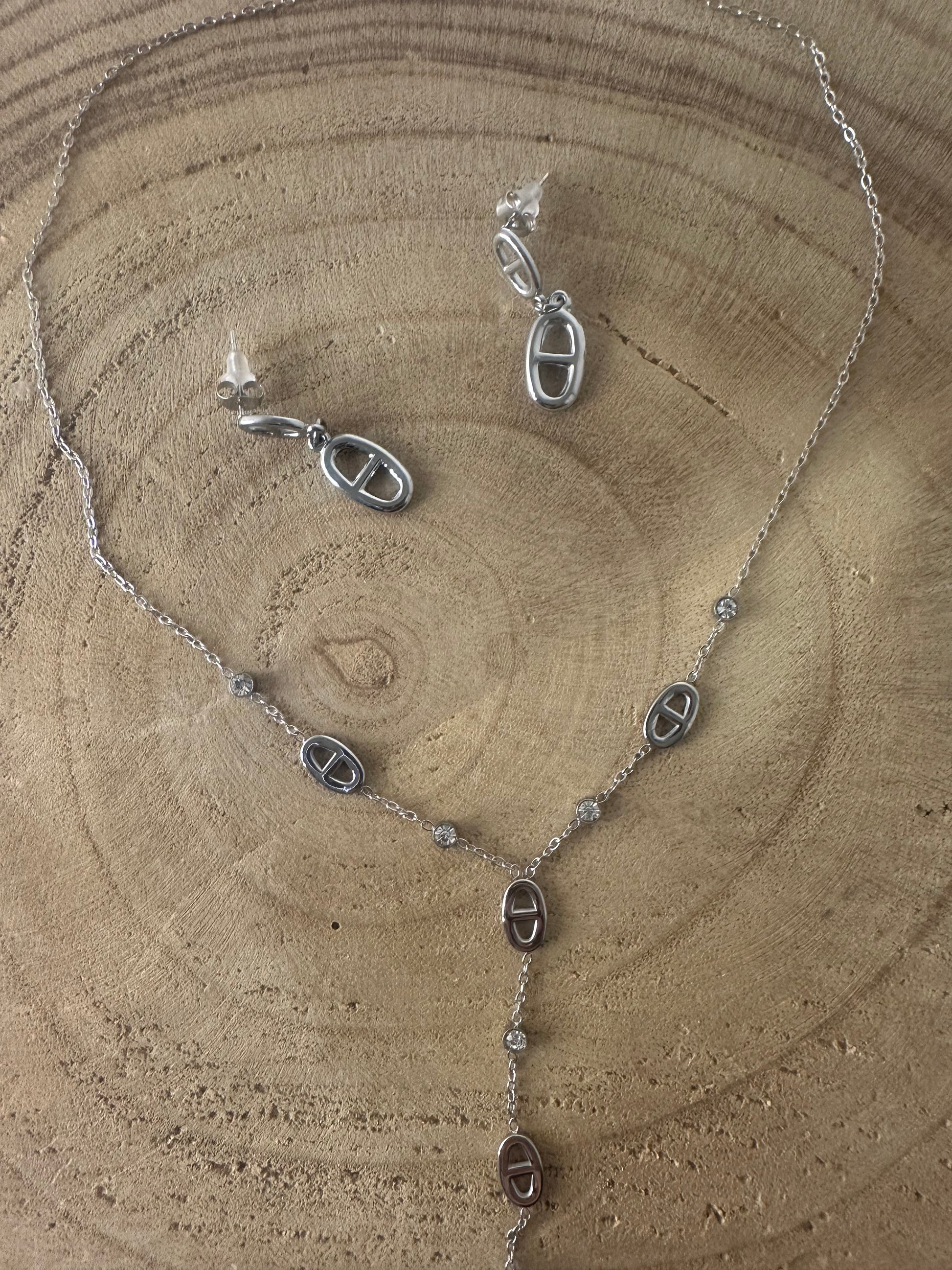 Ensemble collier Y et boucles d’oreilles