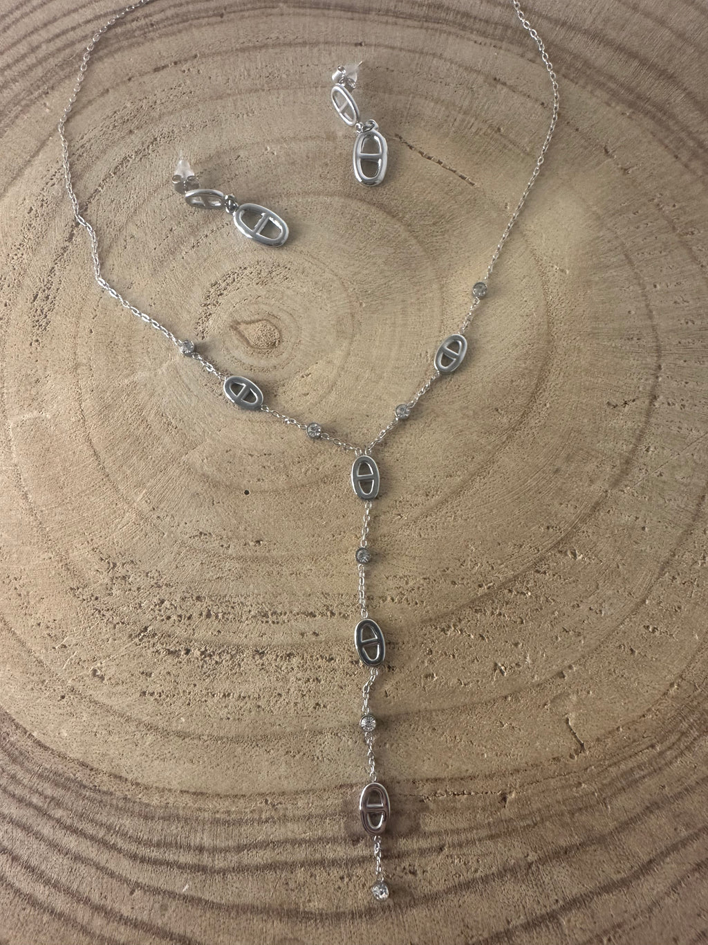 Ensemble collier Y et boucles d’oreilles