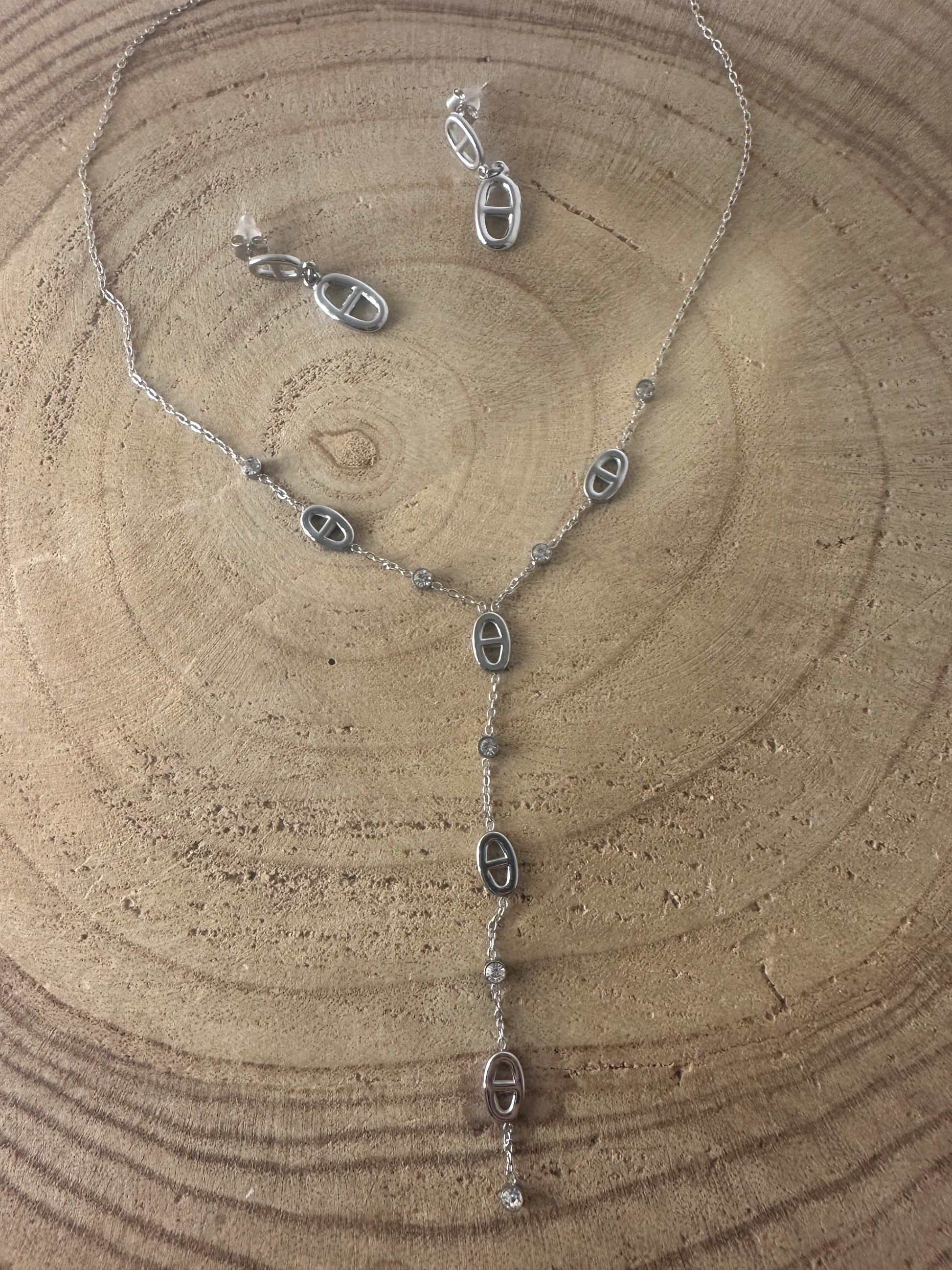 Ensemble collier Y et boucles d’oreilles