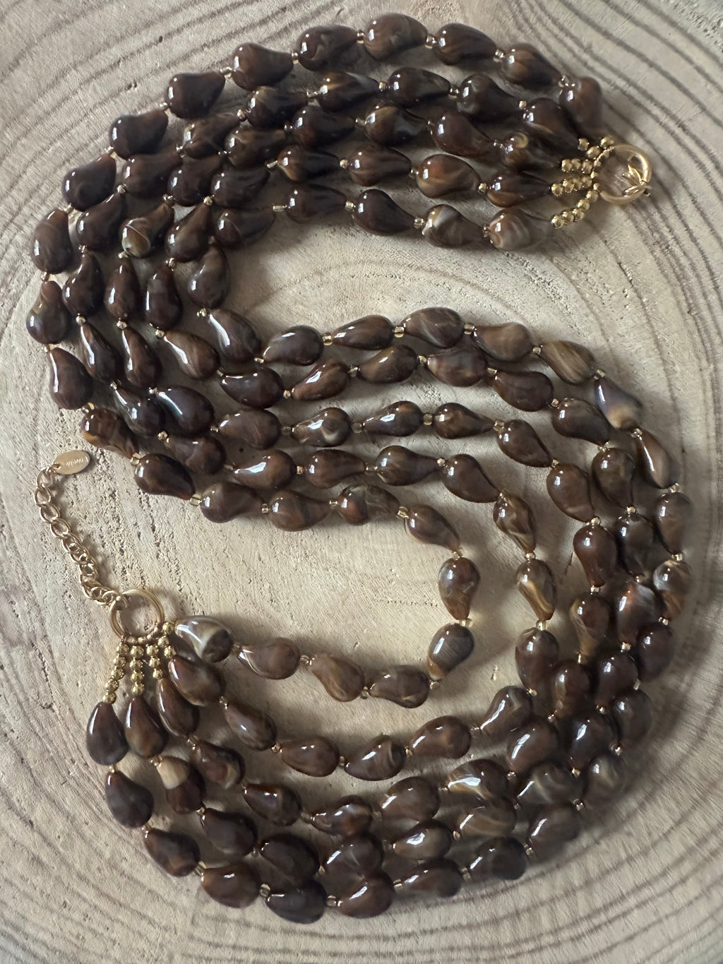 Collier multi-rangs en perles goutte brune