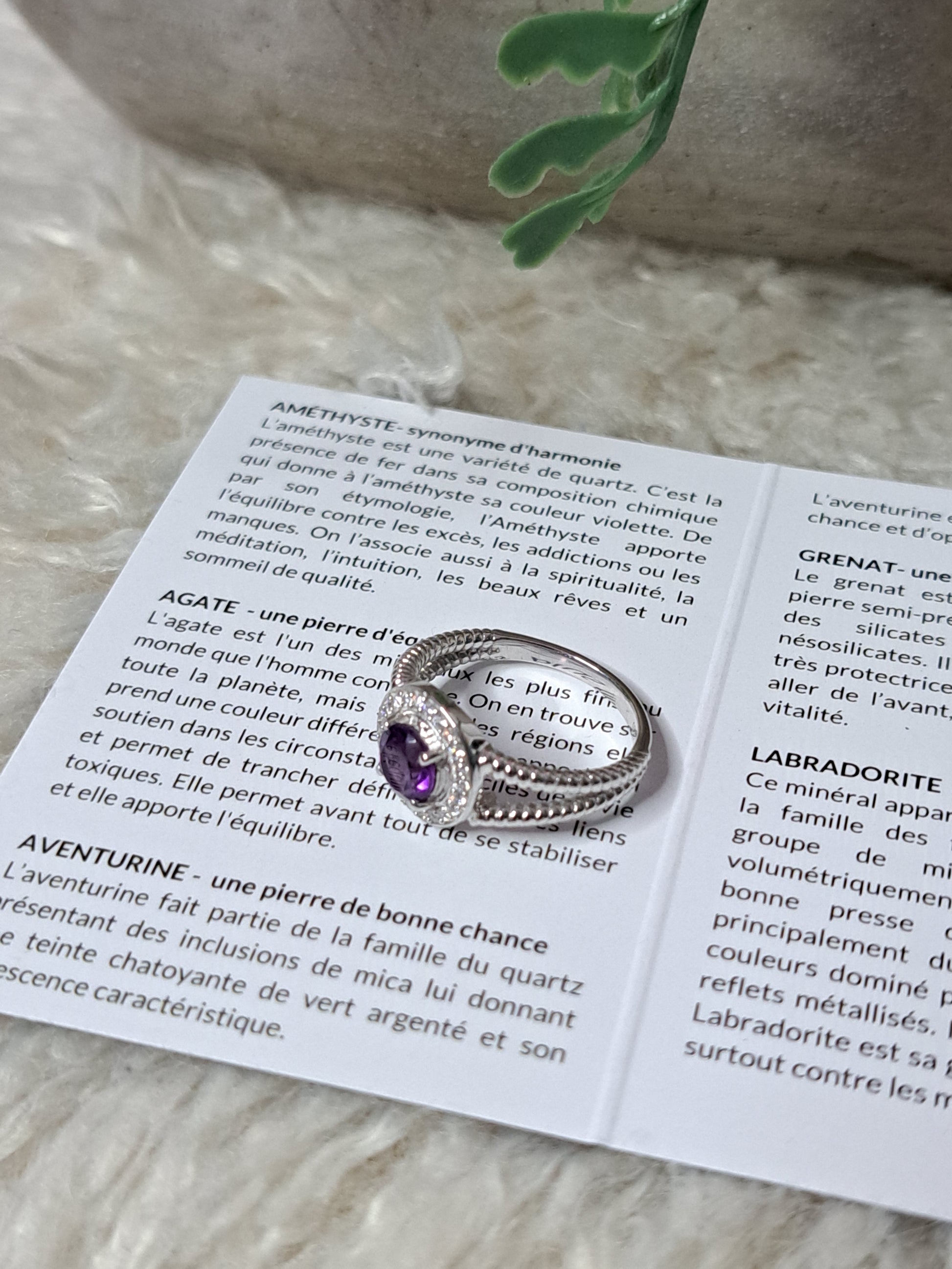 Bague avec améthyste et oxyde de zirconium