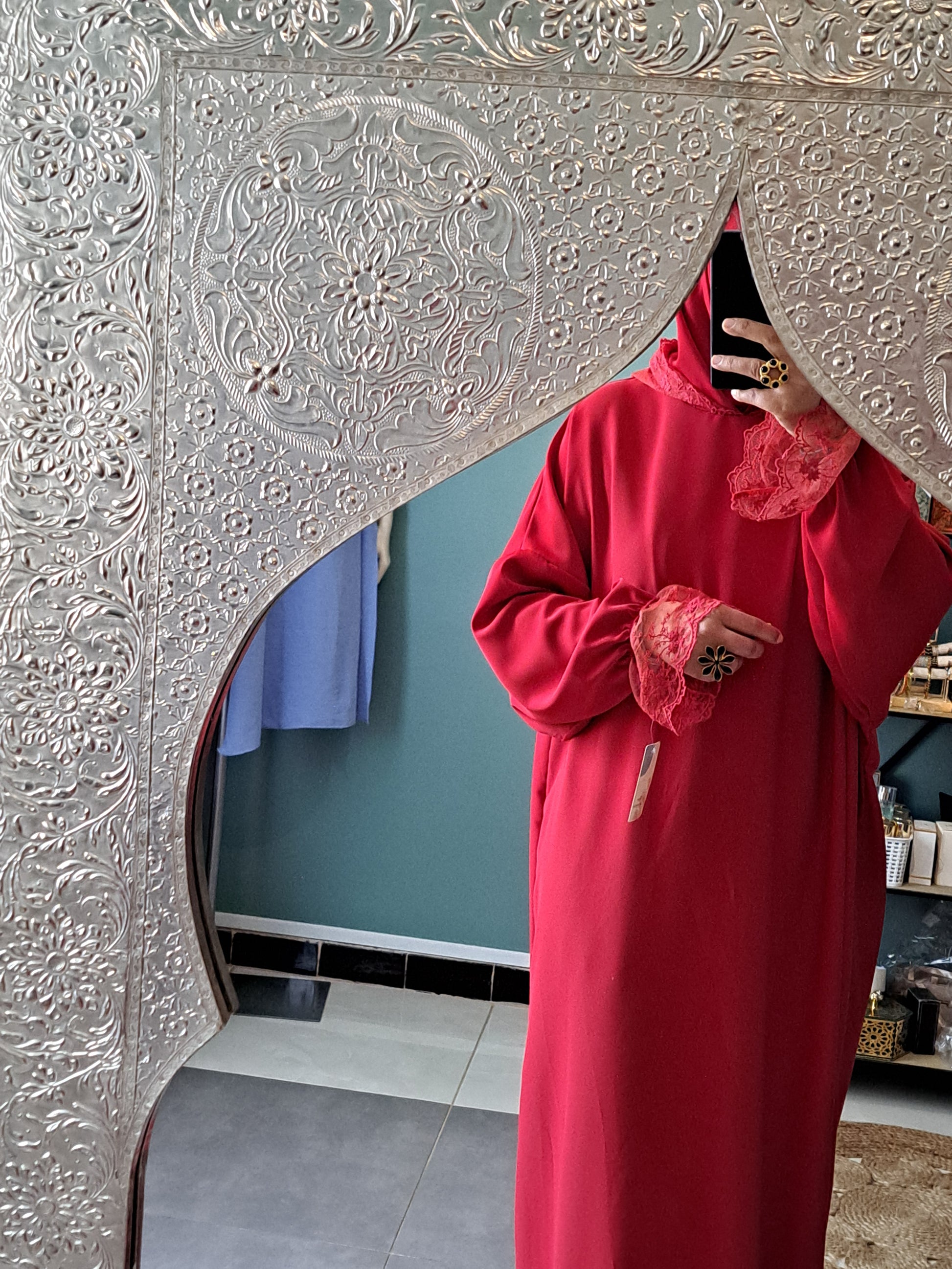 Robe châle intégré avec capuche dentelle