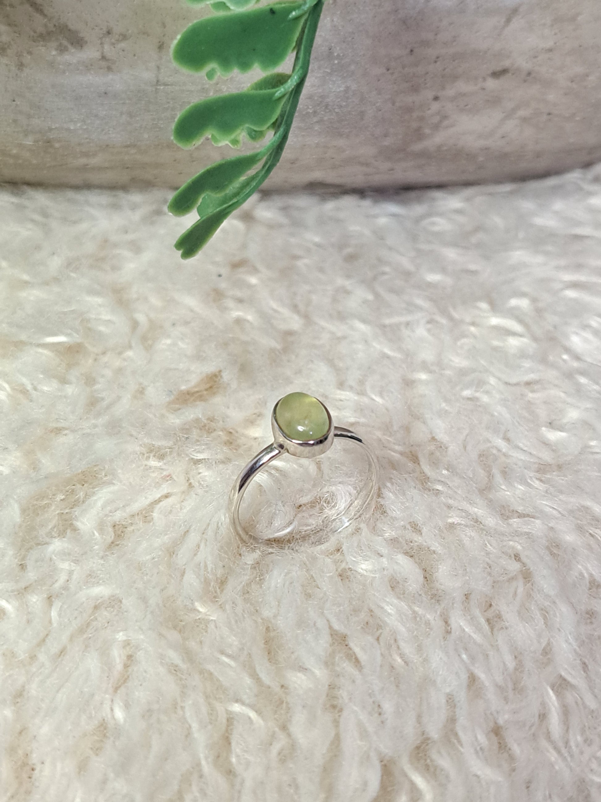 Bague prehnite en argent rhodié 925