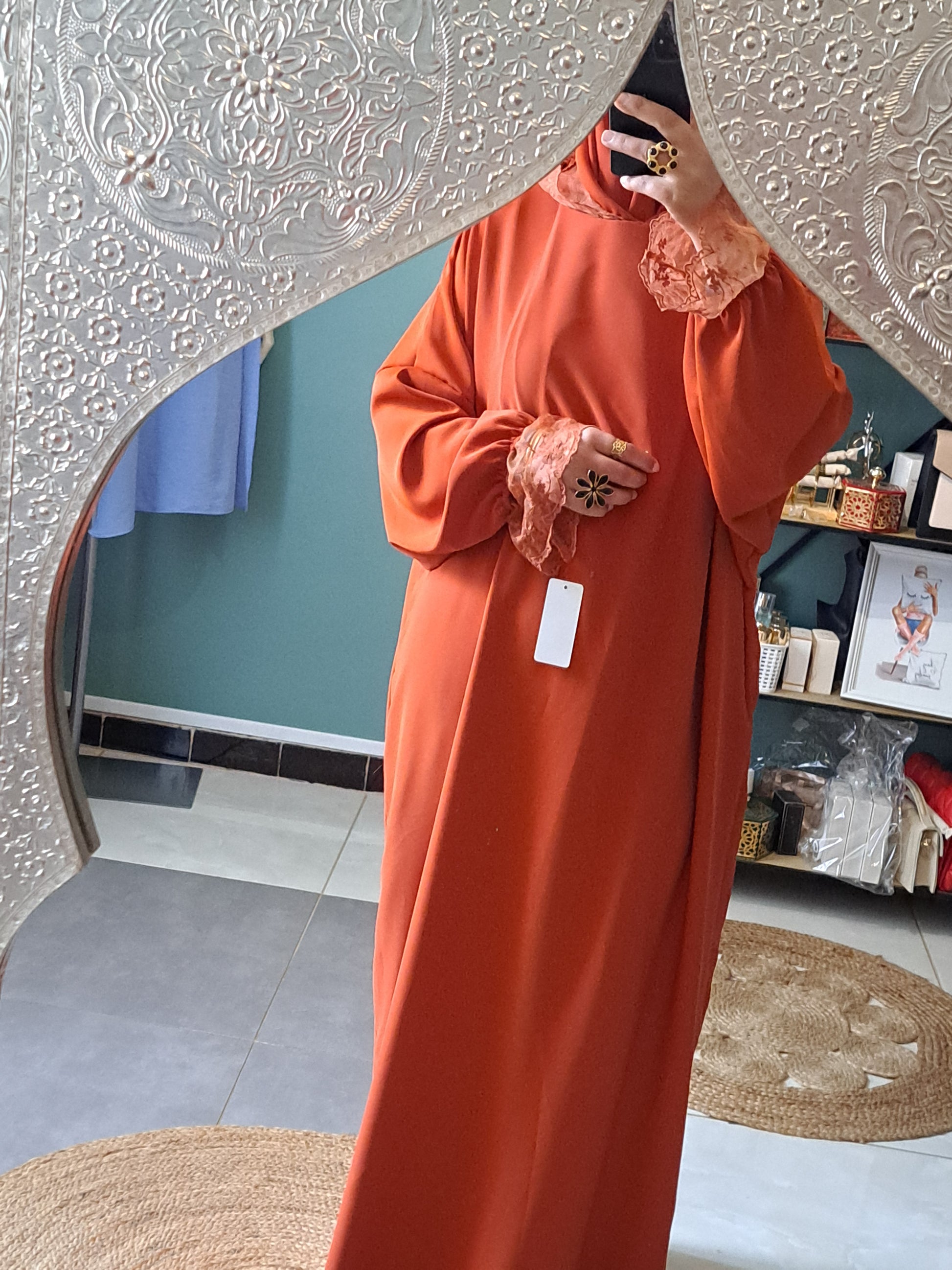 Robe châle intégré avec capuche dentelle