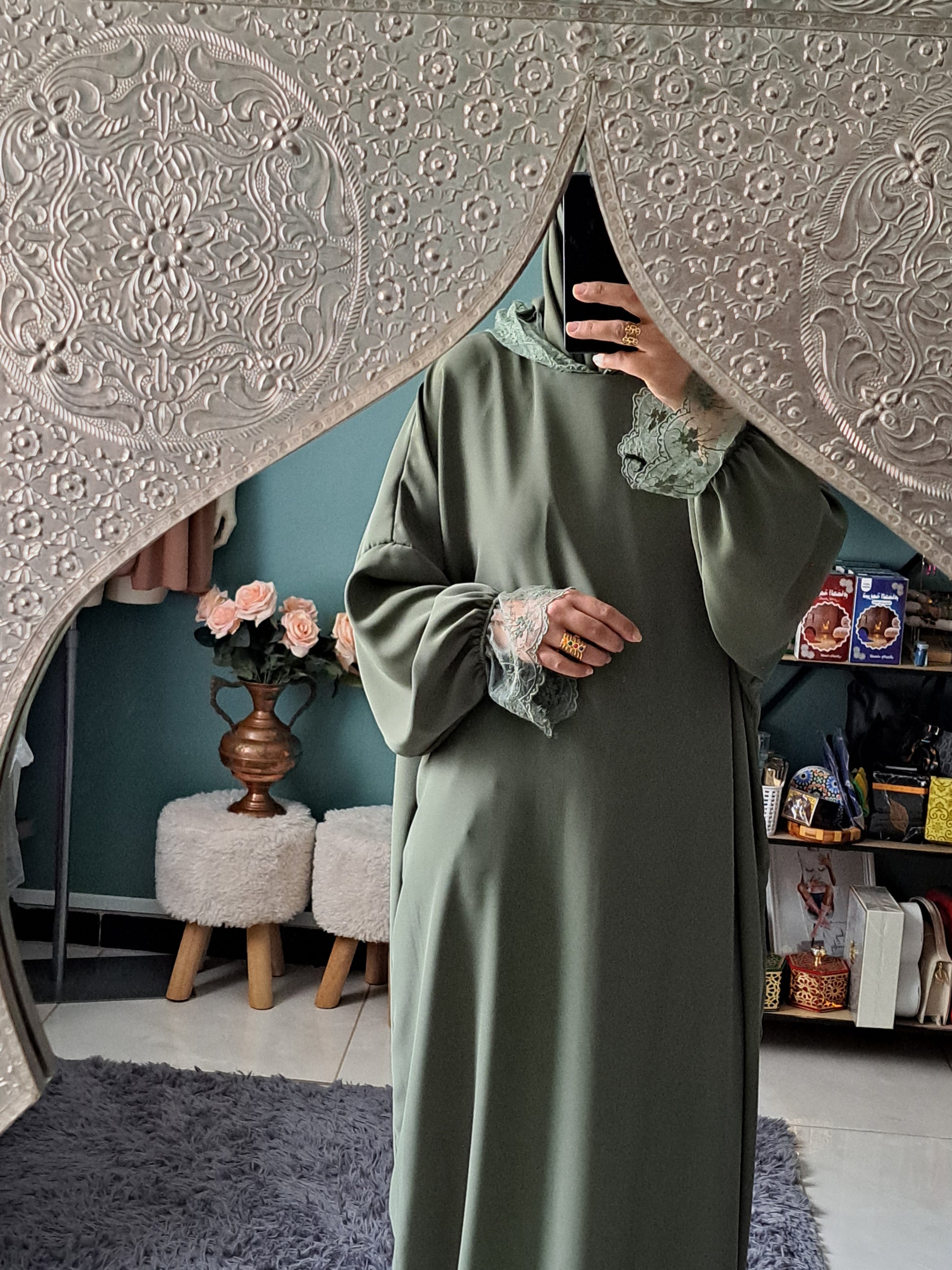 Robe châle intégré avec capuche dentelle