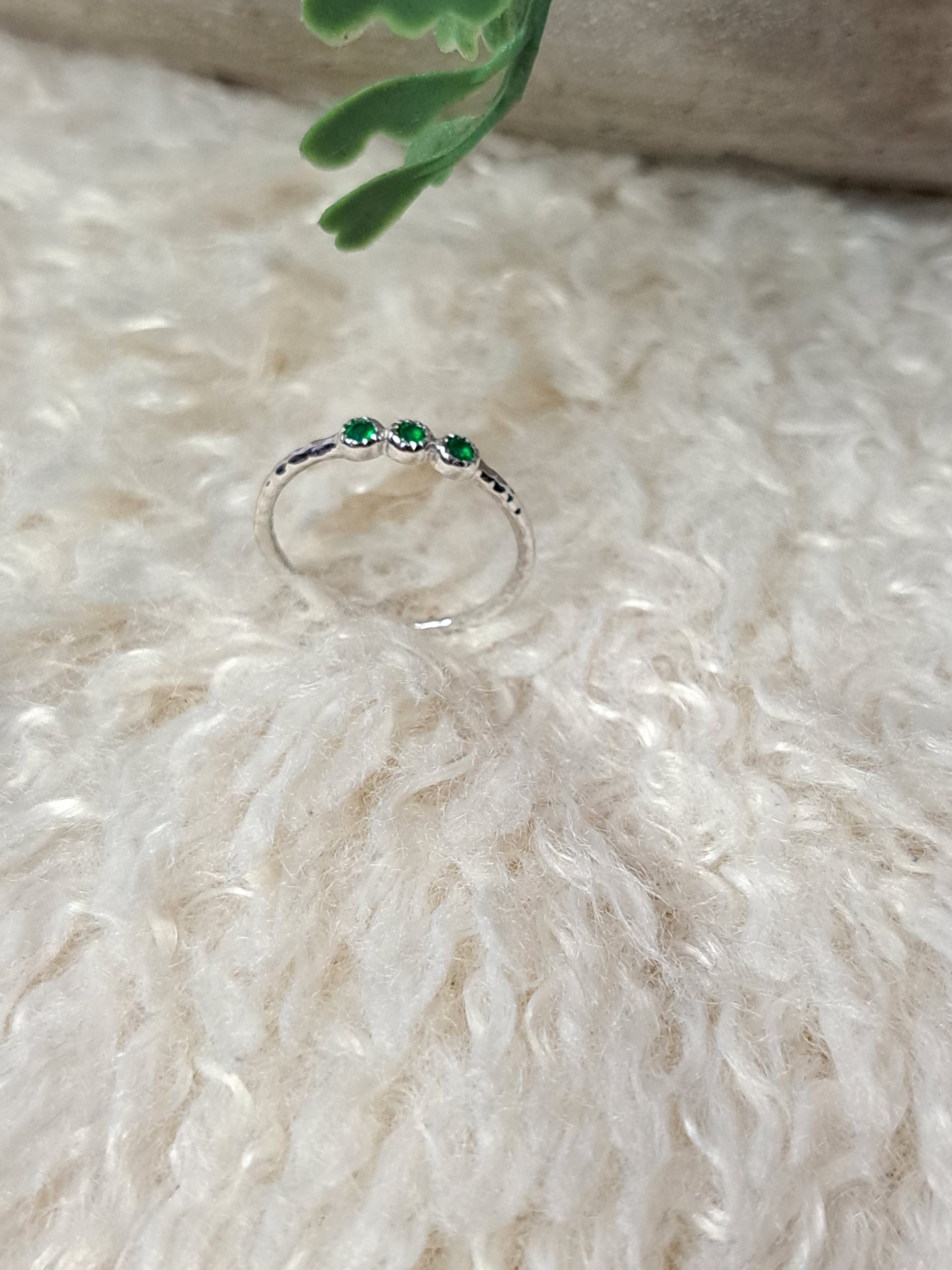 Bague multi pierre avec onyx vert naturel rond en argent