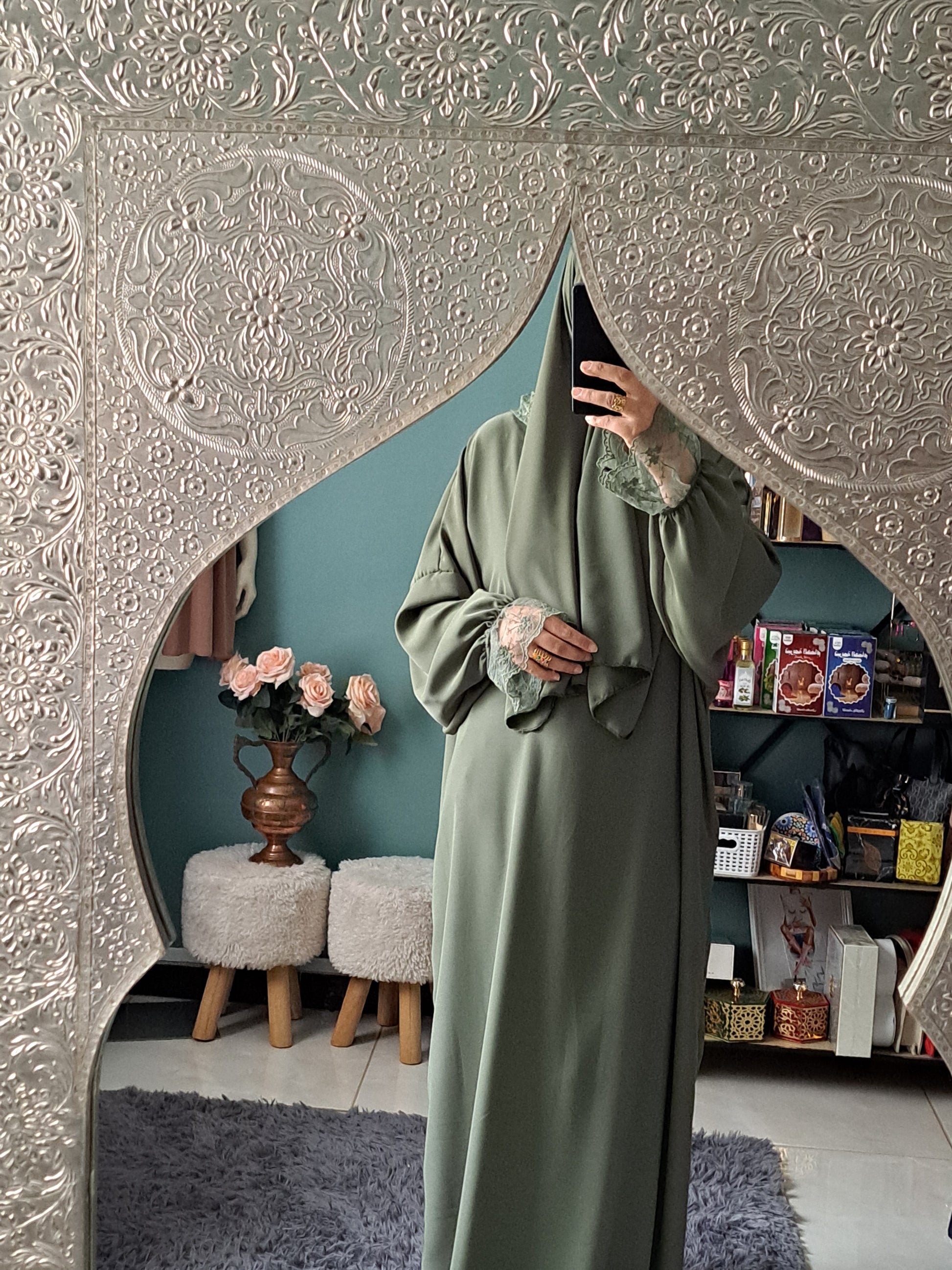 Robe châle intégré avec capuche dentelle