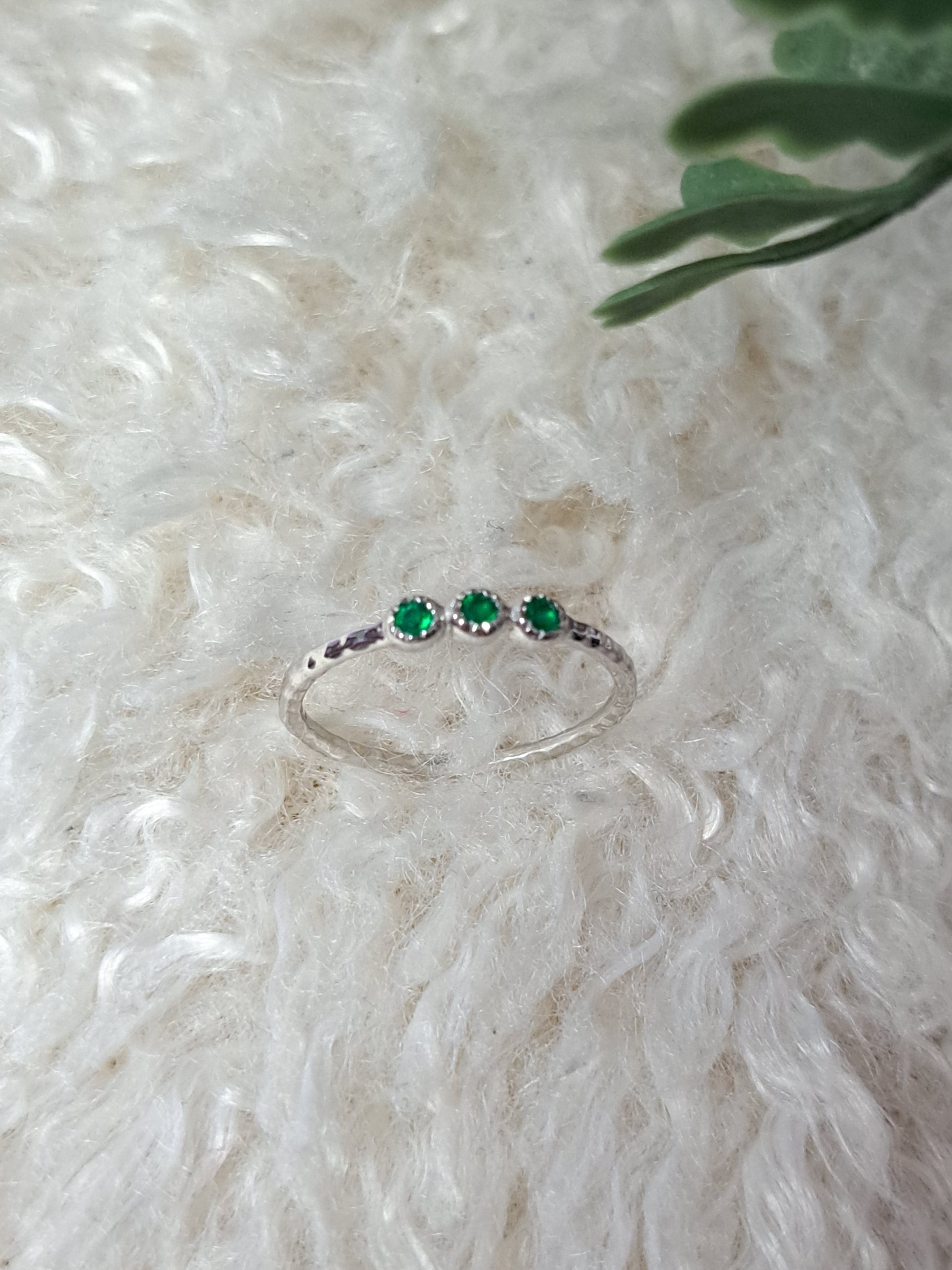 Bague multi pierre avec onyx vert naturel rond en argent