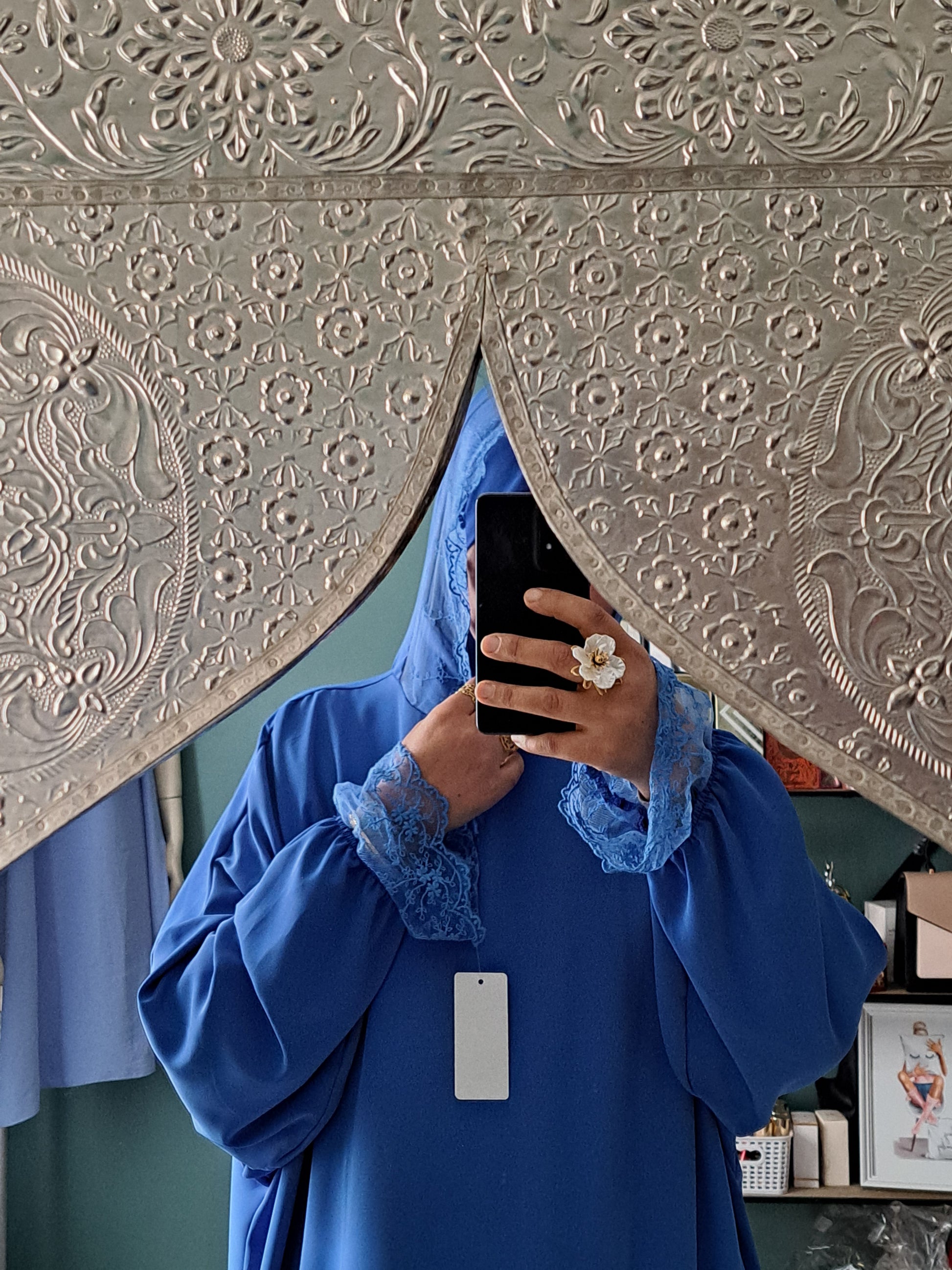 Robe châle intégré avec capuche dentelle